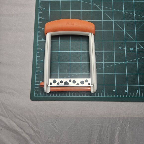 Chef’n Cheese Slicer Slicester One Handed Cheese Slicer 3 Thickness Settings. - Picture 1 of 5